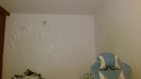 Snapshot of kiyusweetcrazy chatting on 01-12-26, 12:05 kiyu online show from 01-12-26, 12:05