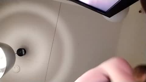 Snapshot of kkkonnd92 chatting on 12-19-24, 05:40 Erik online show from 12-19-24, 05:40