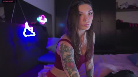 Snapshot of kleofox chatting on 09-20-25, 11:11 Alice online show from 09-20-25, 11:11