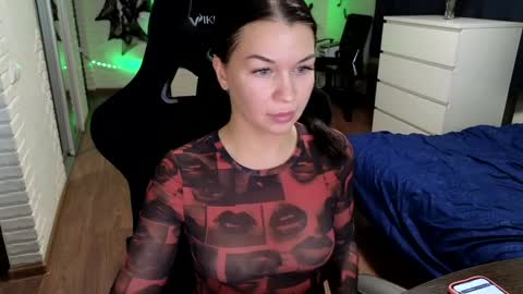 Snapshot of kleoxxx chatting on 12-13-24, 09:52 Alisa.         online show from 12-13-24, 09:52