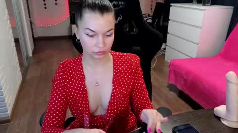 Snapshot of kleoxxx chatting on 03-12-25, 07:38 Alisa.         online show from 03-12-25, 07:38
