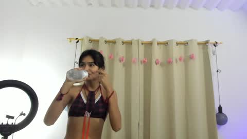Snapshot of kloeysexy1 chatting on 01-20-25, 03:50 kloeysexy1 online show from 01-20-25, 03:50