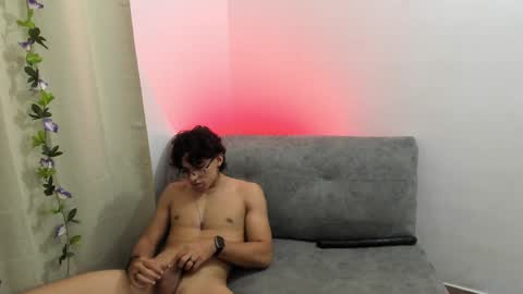 Snapshot of kloeysexy1 chatting on 01-30-25, 04:02 kloeysexy1 online show from 01-30-25, 04:02