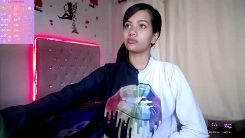 Snapshot of kloy_sech chatting on 02-18-25, 02:38 Valen online show from 02-18-25, 02:38