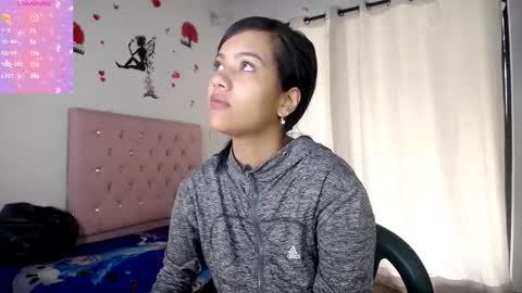 Snapshot of kloy_sech chatting on 02-28-25, 01:47 Valen online show from 02-28-25, 01:47