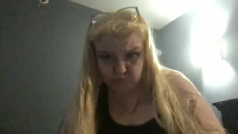 Snapshot of kmarie1196 chatting on 06-06-26, 04:17 kmarie1196 online show from 06-06-26, 04:17