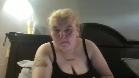 Snapshot of kmarie1196 chatting on 06-07-26, 03:38 kmarie1196 online show from 06-07-26, 03:38