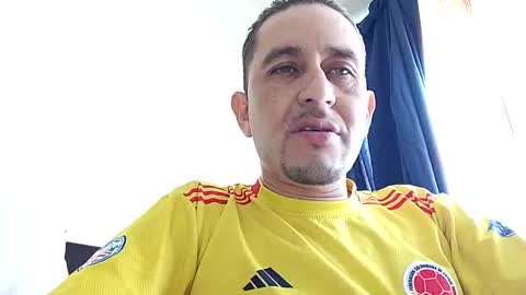 Snapshot of kmilo273079 chatting on 11-09-25, 05:00 juan online show from 11-09-25, 05:00