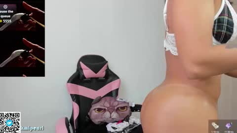 Snapshot of kmipearl chatting on 03-03-26, 12:00 Camila Reyes online show from 03-03-26, 12:00