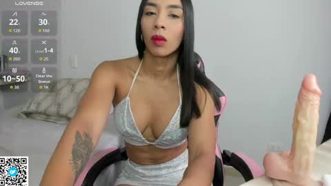 Snapshot of kmipearl chatting on 07-09-26, 01:04 Camila Reyes online show from 07-09-26, 01:04