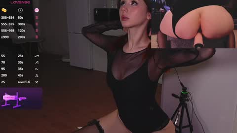 Snapshot of knock1knock chatting on 02-22-26, 08:02 Lisa and Alex 557095200 to make me cum online show from 02-22-26, 08:02