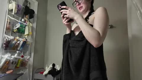 knottyrabbit online show from 12-23-25, 01:14