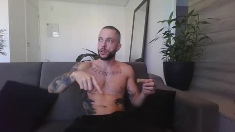 Snapshot of kobegotmeat chatting on 10-23-25, 01:10 KOBE online show from 10-23-25, 01:10