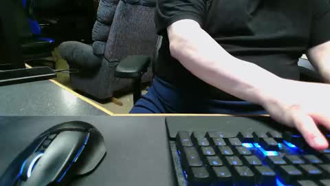 Kodiak1974 online show from 11-30-25, 03:27