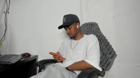 Snapshot of kofi_exotic_ chatting on 07-15-26, 02:39 kofi online show from 07-15-26, 02:39