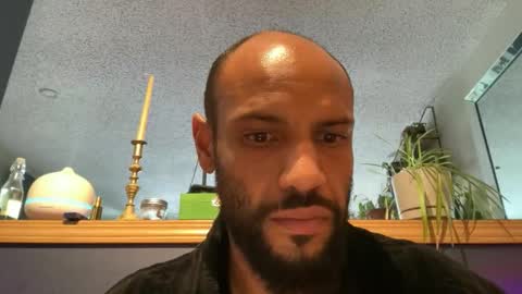 A Dick Ting online show from 12-01-25, 06:24