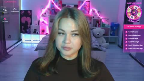 Snapshot of kokokolla chatting on 10-27-25, 08:57 Mia online show from 10-27-25, 08:57