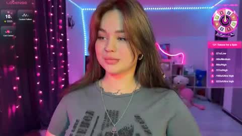 Mia online show from 12-18-25, 06:47