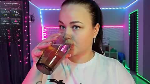 Mia online show from 02-02-26, 12:59