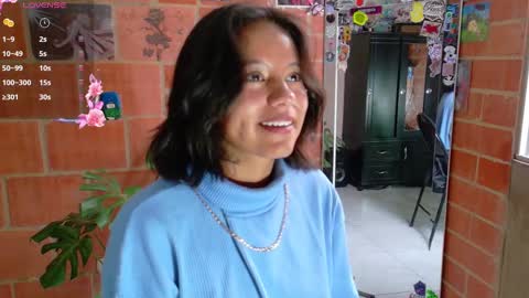 Snapshot of komatsu_ chatting on 03-05-25, 08:10  Komatsu Lilith online show from 03-05-25, 08:10