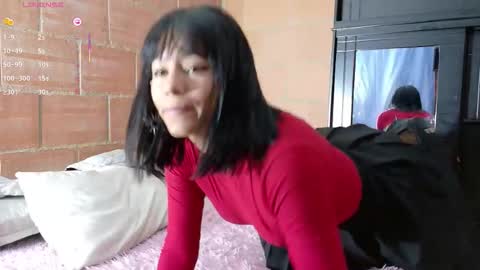 Snapshot of komatsu_ chatting on 10-10-25, 12:59  Komatsu Lilith online show from 10-10-25, 12:59