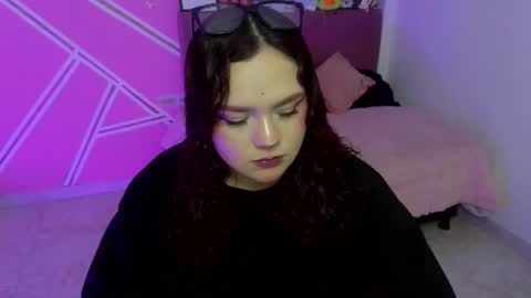 Snapshot of koning_moretti chatting on 05-16-26, 05:37 camila online show from 05-16-26, 05:37
