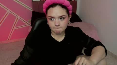 Snapshot of koning_moretti chatting on 05-23-26, 04:07 camila online show from 05-23-26, 04:07