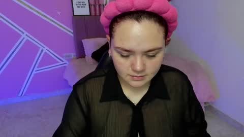 Snapshot of koning_moretti chatting on 05-27-26, 02:52 camila online show from 05-27-26, 02:52