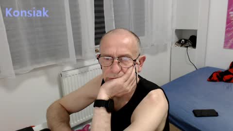 Komsiak online show from 05-06-26, 04:45