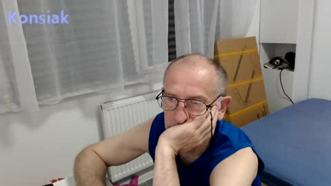 Komsiak online show from 05-26-26, 08:38