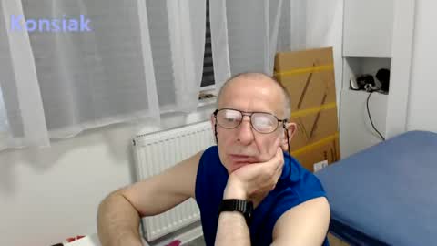 Komsiak online show from 06-16-26, 06:32