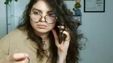 Karoll online show from 09-13-25, 01:49