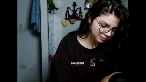 Karoll online show from 10-05-25, 01:48