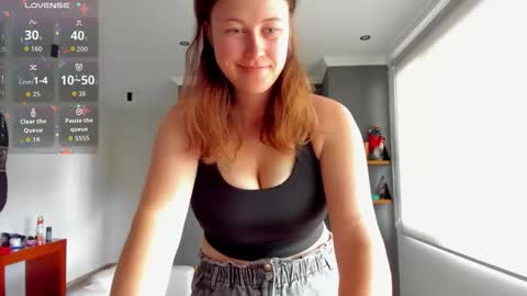 Snapshot of kortney_williams chatting on 11-03-25, 05:03 Twiix online show from 11-03-25, 05:03