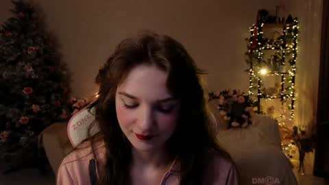 Snapshot of kottyaa_ch chatting on 12-19-24, 07:18 Kottyaa cb FOLLOWING online show from 12-19-24, 07:18