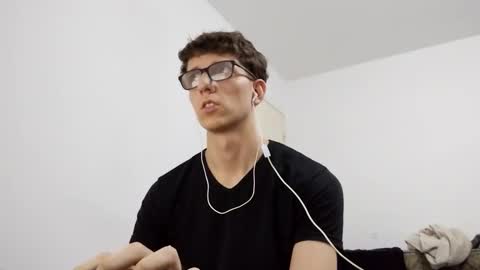 Facu online show from 12-23-24, 08:33