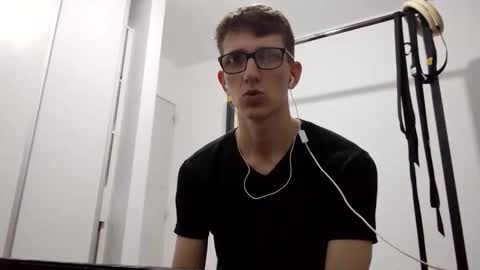 Snapshot of kpo10 chatting on 12-18-25, 08:20 Facu online show from 12-18-25, 08:20