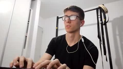 Snapshot of kpo10 chatting on 12-22-25, 08:22 Facu online show from 12-22-25, 08:22