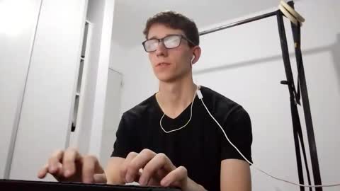 Snapshot of kpo10 chatting on 02-03-26, 04:12 Facu online show from 02-03-26, 04:12