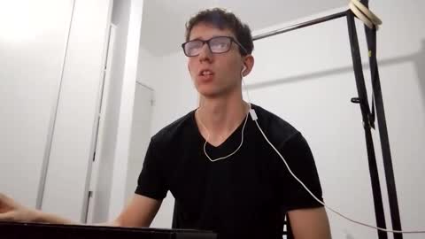 Snapshot of kpo10 chatting on 02-04-26, 12:33 Facu online show from 02-04-26, 12:33