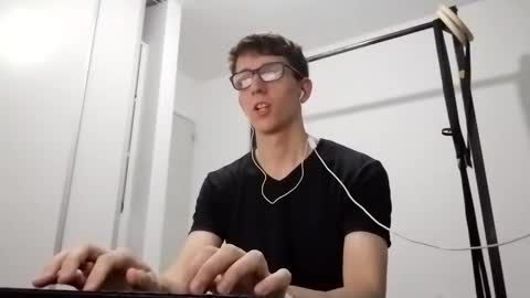 Snapshot of kpo10 chatting on 02-10-26, 07:12 Facu online show from 02-10-26, 07:12