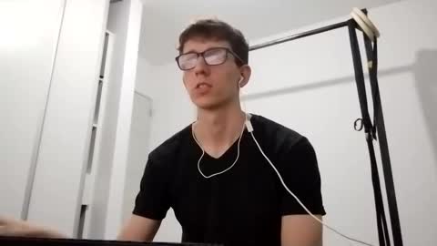 Snapshot of kpo10 chatting on 02-15-26, 04:09 Facu online show from 02-15-26, 04:09