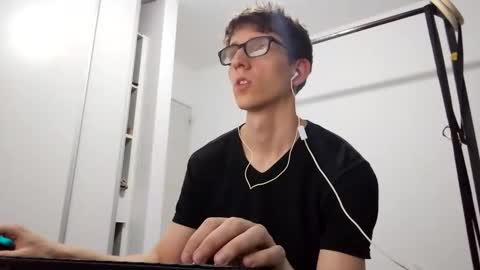 Snapshot of kpo10 chatting on 03-09-26, 04:27 Facu online show from 03-09-26, 04:27