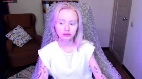 Snapshot of kris_grant chatting on 12-22-24, 11:00 kris_grant online show from 12-22-24, 11:00