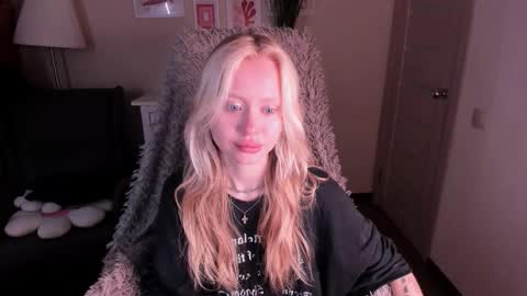 Snapshot of kris_grant chatting on 10-28-25, 08:29 kris_grant online show from 10-28-25, 08:29