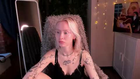 Snapshot of kris_grant chatting on 11-14-25, 10:25 kris_grant online show from 11-14-25, 10:25