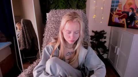 Snapshot of kris_grant chatting on 12-05-25, 10:35 kris_grant online show from 12-05-25, 10:35