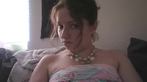 Snapshot of krisbunny chatting on 06-08-26, 11:54 Stoned online show from 06-08-26, 11:54