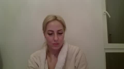 Snapshot of kriss_grace chatting on 02-19-26, 09:00 Grace online show from 02-19-26, 09:00