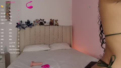 Snapshot of krissell_ chatting on 12-19-25, 10:06 SammyKrissell online show from 12-19-25, 10:06